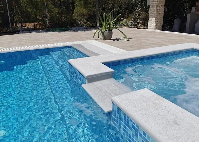 Fiore Di Rodi - Private Pool, Jacuzzi And Barbecue