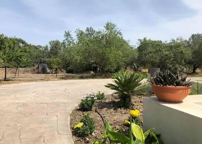 Fiore Di Rodi - Private Pool, Jacuzzi And Barbecue شقة إياليسوس