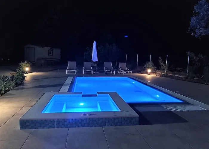 Fiore Di Rodi - Private Pool, Jacuzzi And Barbecue 아파트 *