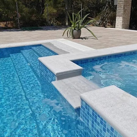 Fiore Di Rodi - Private Pool, Jacuzzi And Barbecue